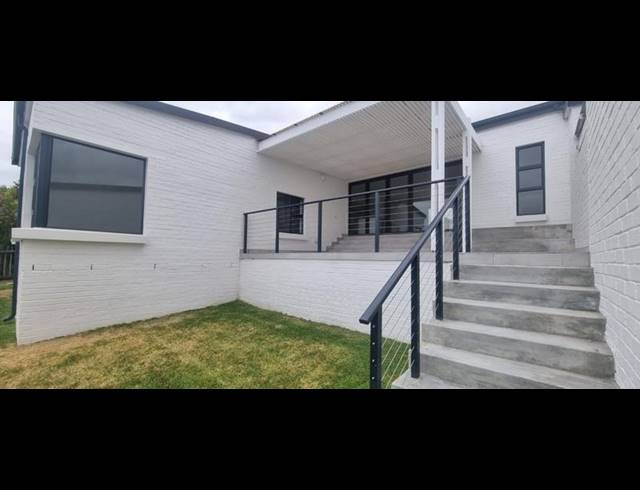 3 BEDROOM TOWNHOUSE FOR SALE IN ISLAND VIEW